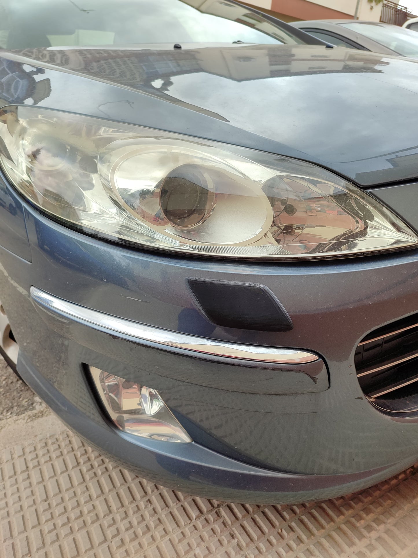 Tapa Lava Faros Izquierda Peugeot 407